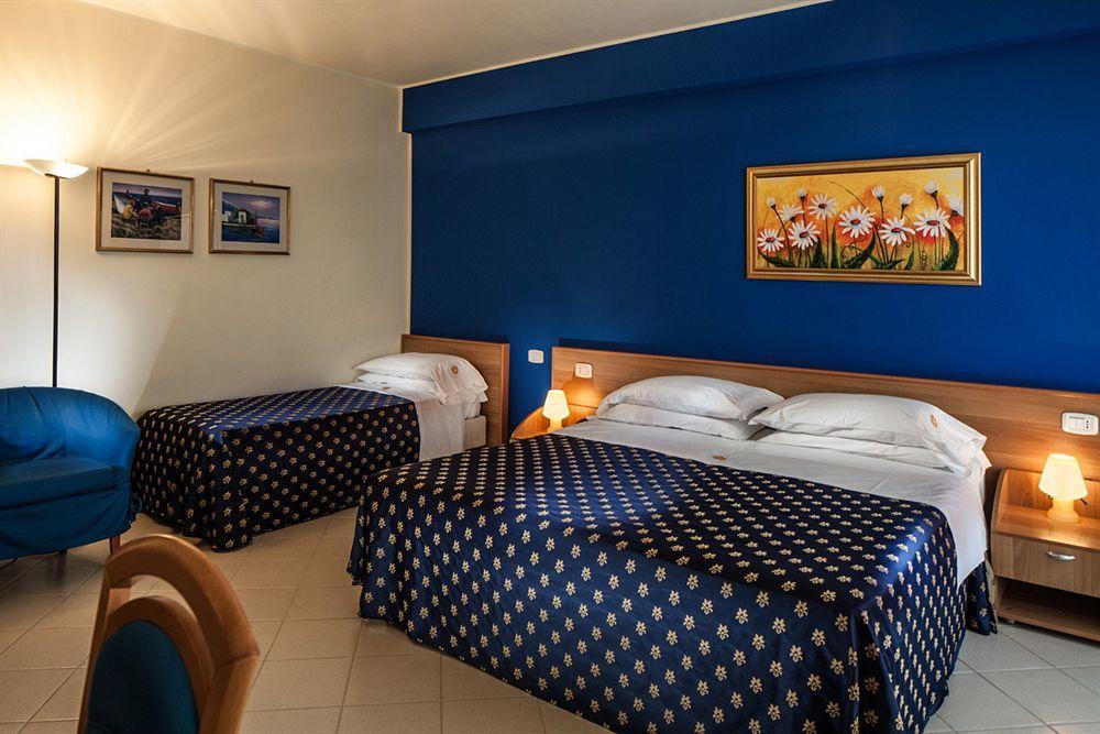 Riviera Del Sole Hotel Resort Spa Piraino Exterior foto